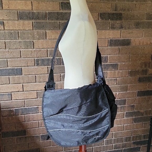 L.L. Bean nylon messenger bag black/gray
